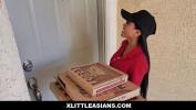 Bokep Pizza delivery fucked by two customers mp4
