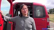 Video Bokep Terbaru Asian Milf assfudked in the back of the truck