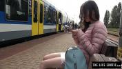 Vidio Bokep Gorgeous girl playing with her pussy in public gratis