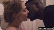 Film Bokep White girl gets fucked by black shadow monster gratis