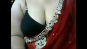 Video Bokep Terbaru Indian wife on wet Saree cam online