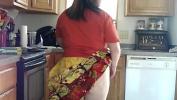 Vidio Bokep Fat MILF Bakes with Her Ass Out for Thanksgiving terbaik