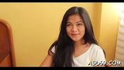 Film Bokep Slender thai cutie gives an oral