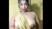 Download vidio Bokep indian bhabi boobs pressing gratis