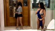 Video Bokep Glam milf scissoring with bigtit stepdaughter terbaru 2020