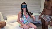 Video Bokep Sexo a 3 amador interracial com a Milf casada que o marido corno deixa sair sozinha pra fazer porno online