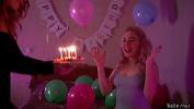 Video Bokep Terbaru Surprise fuck for her 18th b day terbaik