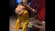Video Bokep Bbw mama shaking ass in yellow dress dammmmmm online