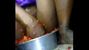 Video Bokep Grinding Hot Pepper in Pussy and cuming hot