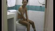 Video Bokep Terbaru Thai Hooker Sucks Cock in the Toilet gratis