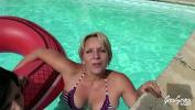 Download Bokep Plan a 5 enivre autour de la piscine mp4