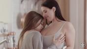 Bokep Video ANGELA WHITE Riley Reid and Angela Intense Lesbian Fucking