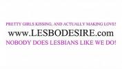 Bokep HD Lesbian blonde gives her GF intense oral pleasures terbaik