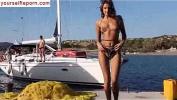 Download Video Bokep Maria Ryabushkina naked on the sea gratis