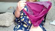 Bokep Mobile BBW MILF inserts tampon in pussy at home and shows dirty panties 2023