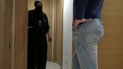 Video Bokep Arab wife fucking her plumber in her London apartment 3gp online