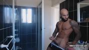 Link Bokep Muscled tattooed guy masturbates in a bathroom hot