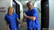 Bokep Online Slutty blonde nurse sneaks off at work to bang a hospital intern terbaik